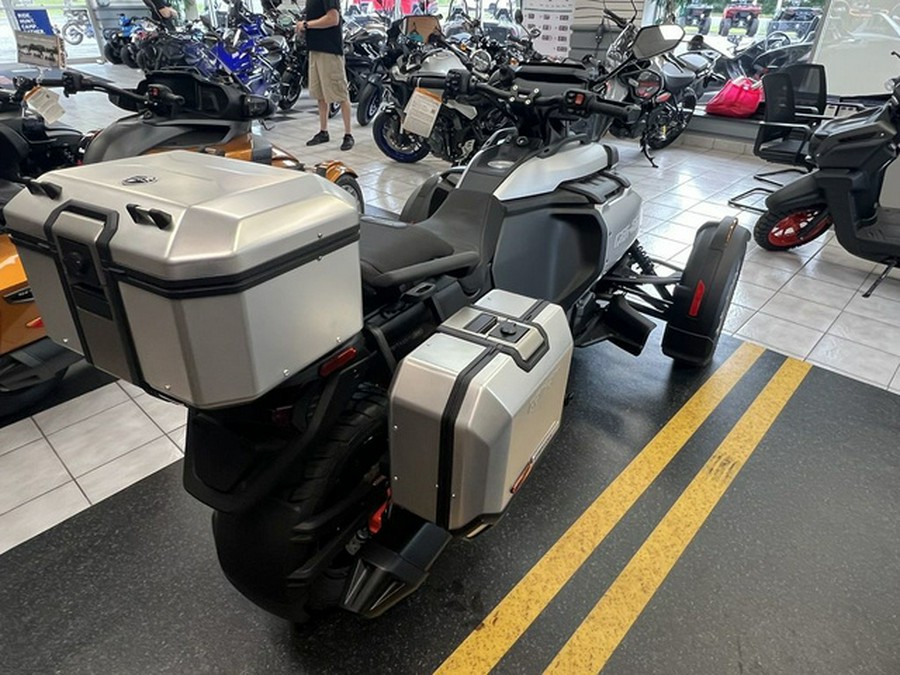 2025 Can-Am Canyon? XT