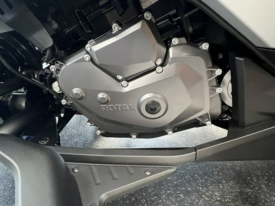 2025 Can-Am Canyon? XT