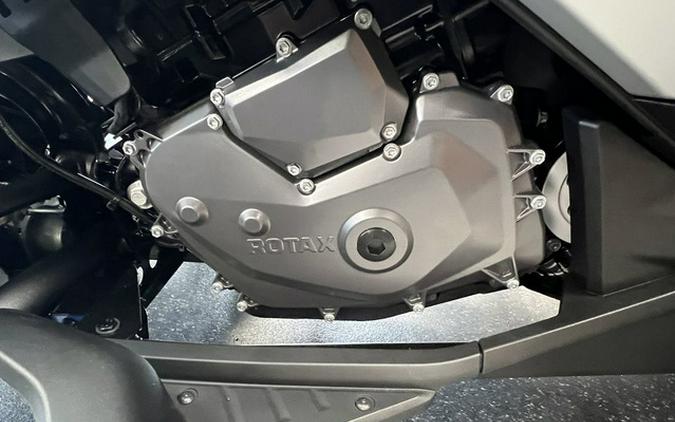 2025 Can-Am Canyon? XT