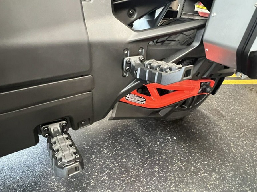 2025 Can-Am Canyon? XT