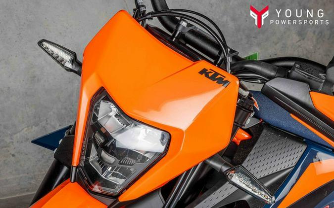 2026 KTM 690 SMC R