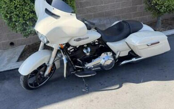 FLHX 2022 Street Glide®