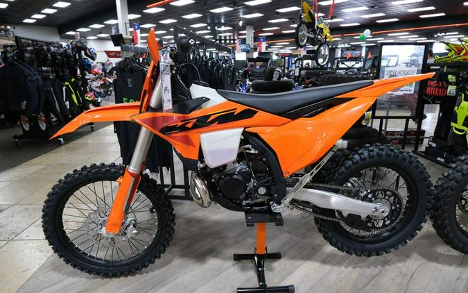 New 2025 KTM 250XC