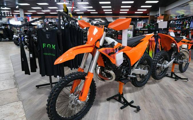 New 2025 KTM 250XC