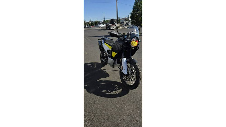 2023 Husqvarna Norden 901 - 0361