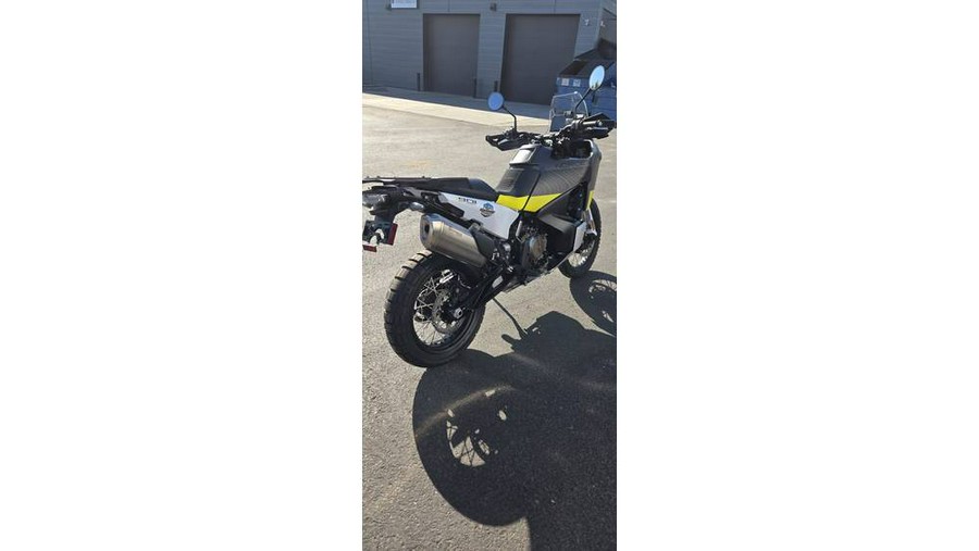 2023 Husqvarna Norden 901 - 0361