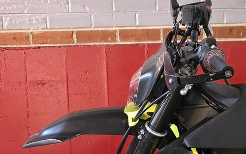 2024 Husqvarna Supermoto 701