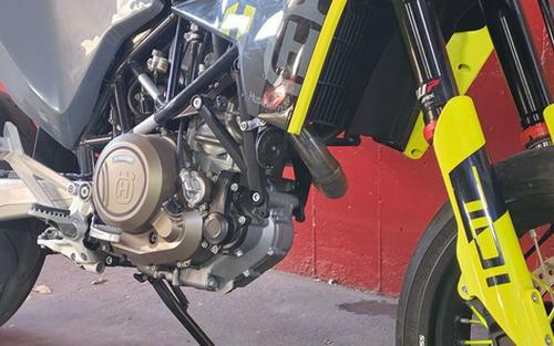 2024 Husqvarna Supermoto 701