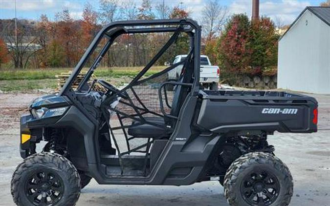 2023 Can-Am Defender DPS HD10