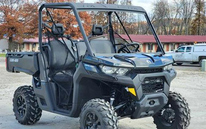 2023 Can-Am Defender DPS HD10