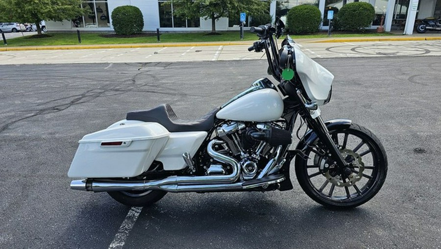 2017 Harley-Davidson FLHXS - Street Glide Special