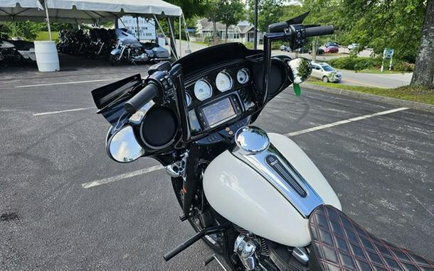 2017 Harley-Davidson FLHXS - Street Glide Special