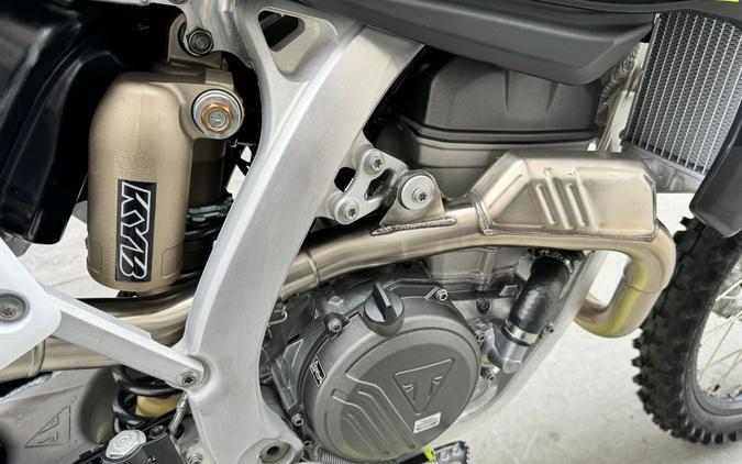 2025 Triumph TF 250-X Jet Black/Pure White