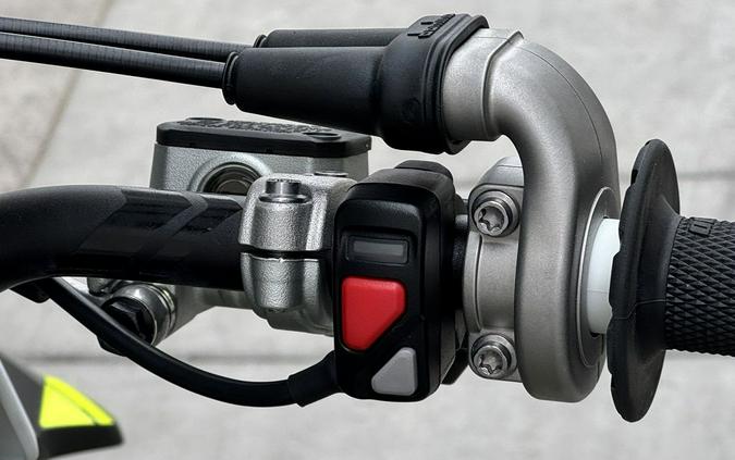 2025 Triumph TF 250-X Jet Black/Pure White