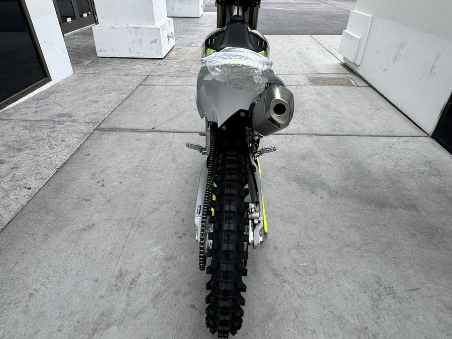 2025 Triumph TF 250-X Jet Black/Pure White