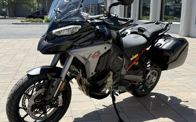 2026 Ducati Multistrada V4 S Travel & Radar Thrilling Black