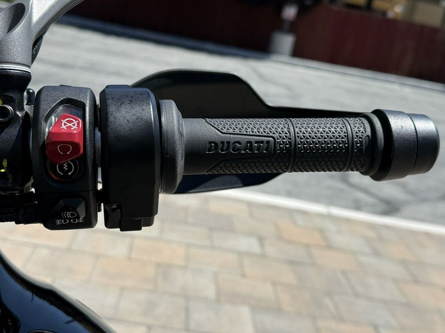 2026 Ducati Multistrada V4 S Travel & Radar Thrilling Black