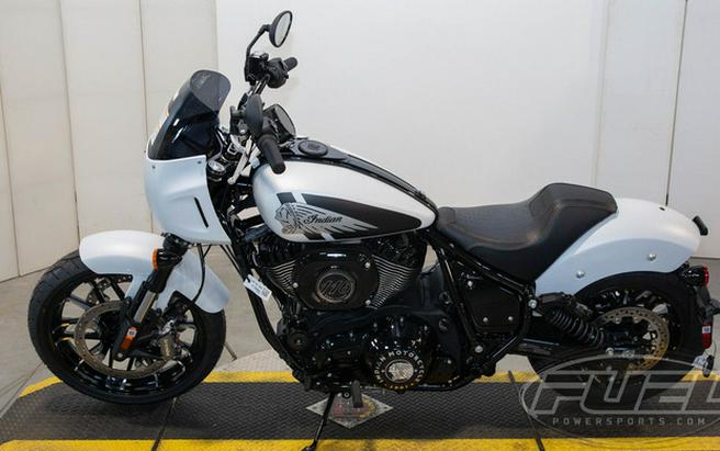 2024 Indian Sport Chief Ghost White Metallic Smoke