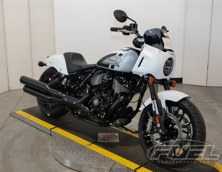 2024 Indian Sport Chief Ghost White Metallic Smoke