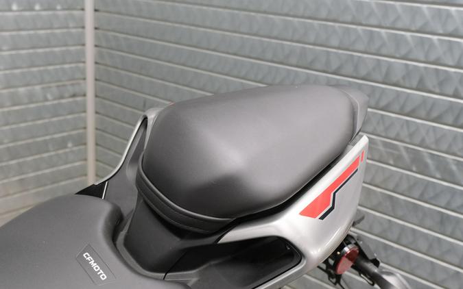 2023 CFMOTO 300SS