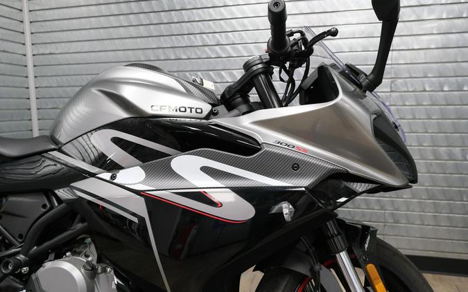 2023 CFMOTO 300SS