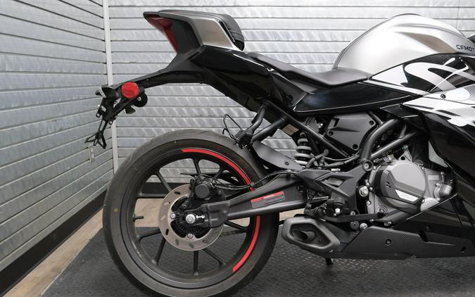 2023 CFMOTO 300SS
