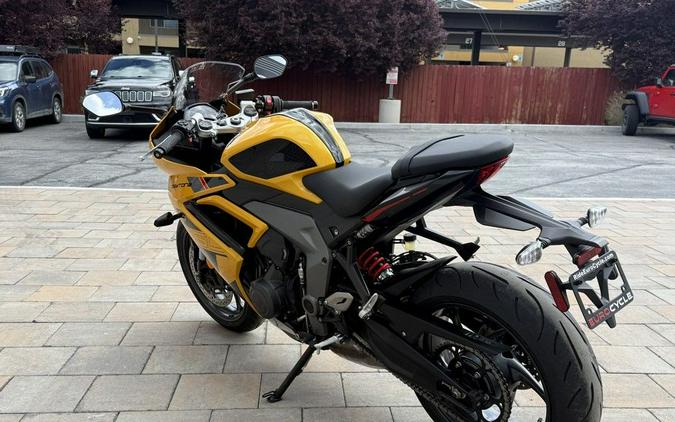 2026 Triumph Daytona 660 Cosmic Yellow / Sapphire Black