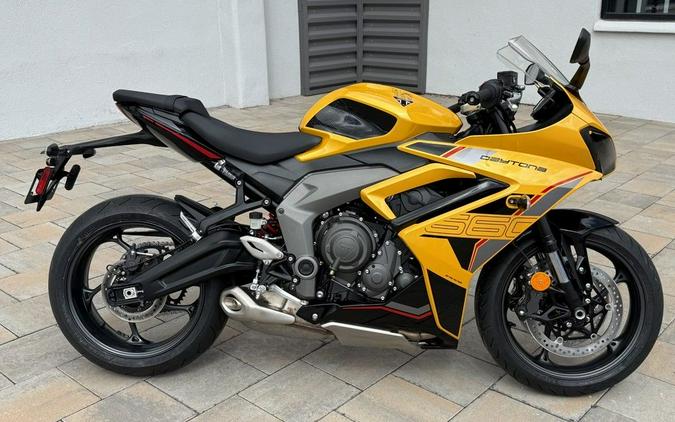 2026 Triumph Daytona 660 Cosmic Yellow / Sapphire Black
