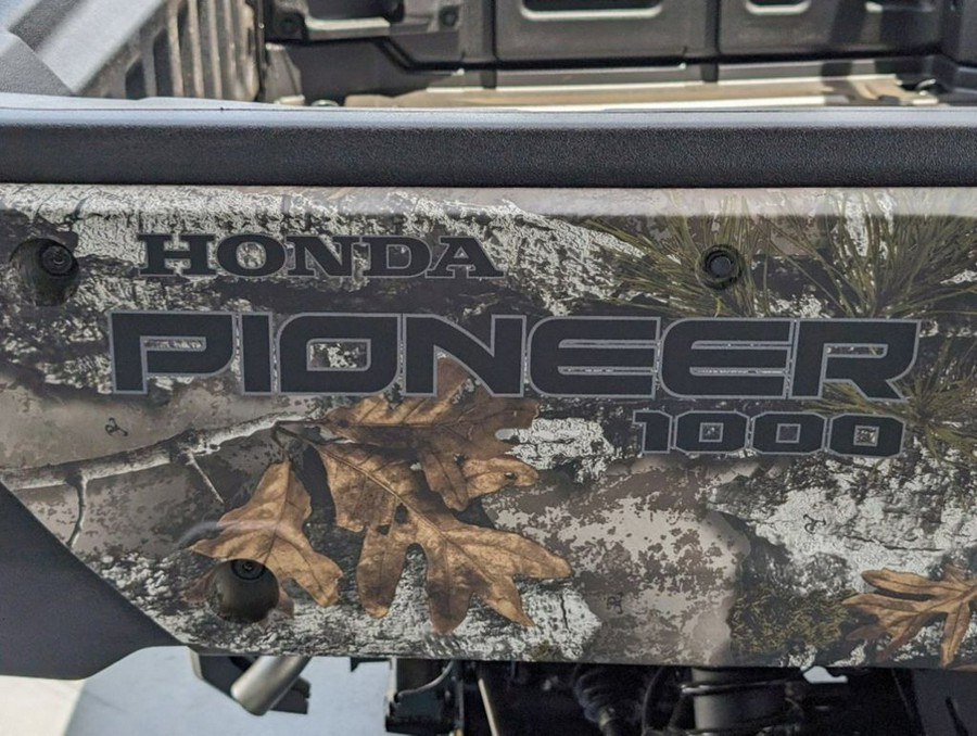 2024 Honda Pioneer 1000-6 Crew Deluxe