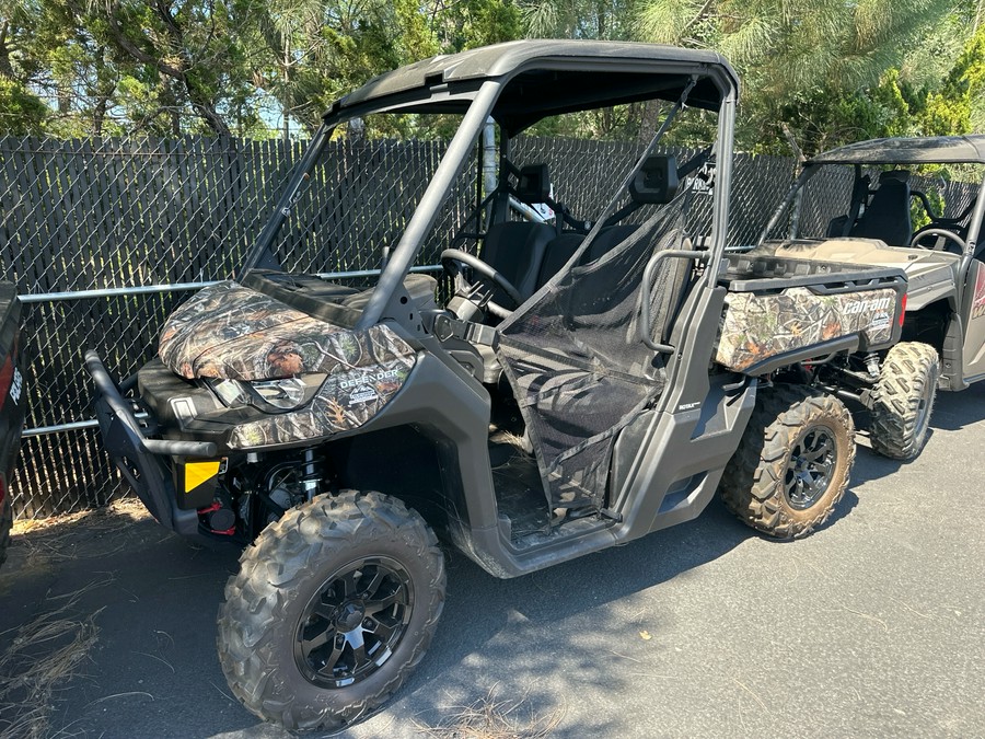 2024 Can-Am Defender XT HD7