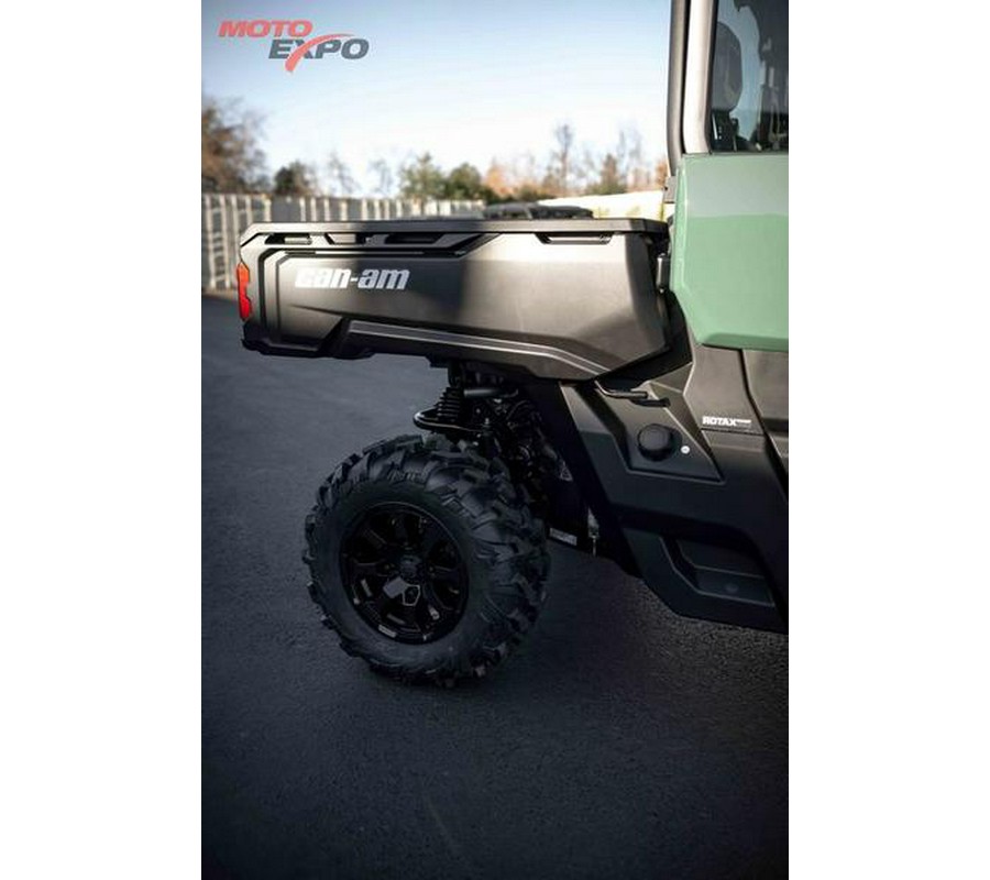 2026 Can-Am® Defender DPS CAB HD10