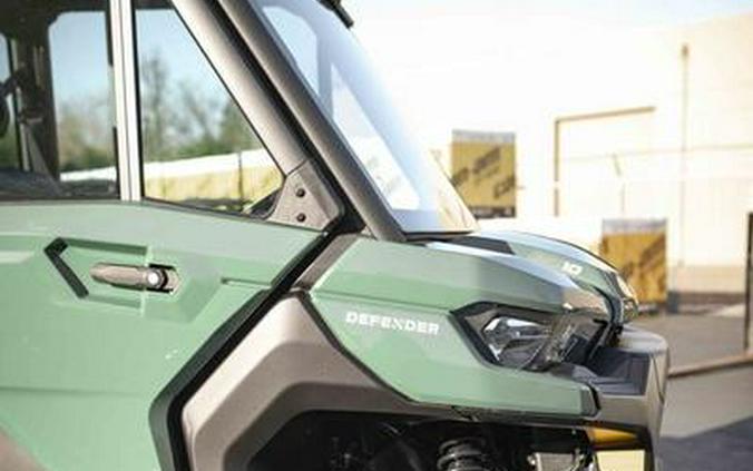 2026 Can-Am® Defender DPS CAB HD10