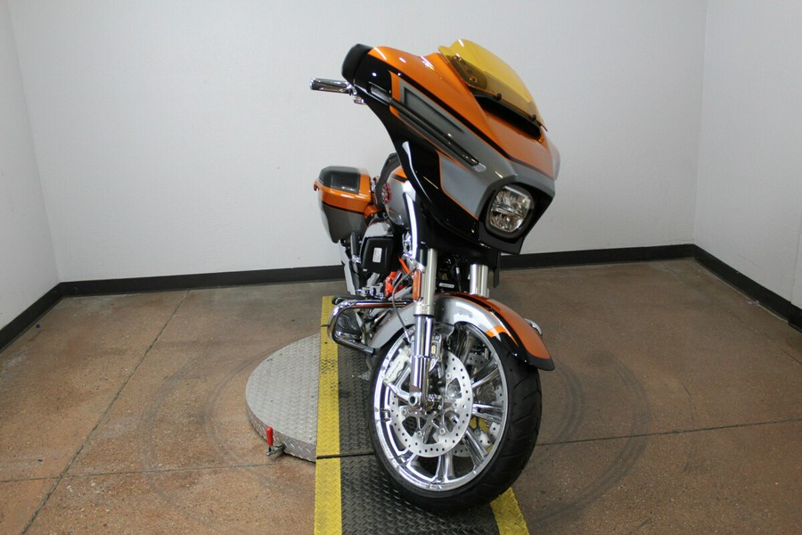 Harley-Davidson® CVO Street Glide 2026 Torched Orange CVO Tri-Tone