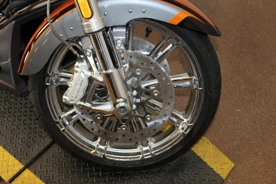 Harley-Davidson® CVO Street Glide 2026 Torched Orange CVO Tri-Tone