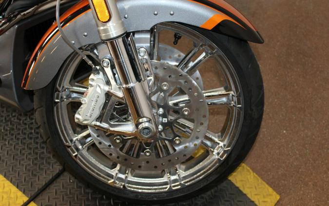 Harley-Davidson® CVO Street Glide 2026 FLHXSE 84680417 TORCHED ORANGE W/ PINSTRIPE