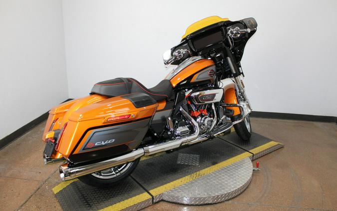 Harley-Davidson® CVO Street Glide 2026 FLHXSE 84680417 TORCHED ORANGE W/ PINSTRIPE