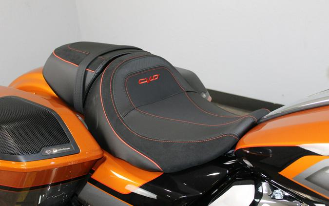 Harley-Davidson® CVO Street Glide 2026 FLHXSE 84680417 TORCHED ORANGE W/ PINSTRIPE