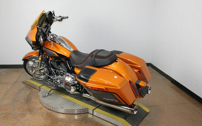 Harley-Davidson® CVO Street Glide 2026 FLHXSE 84680417 TORCHED ORANGE W/ PINSTRIPE