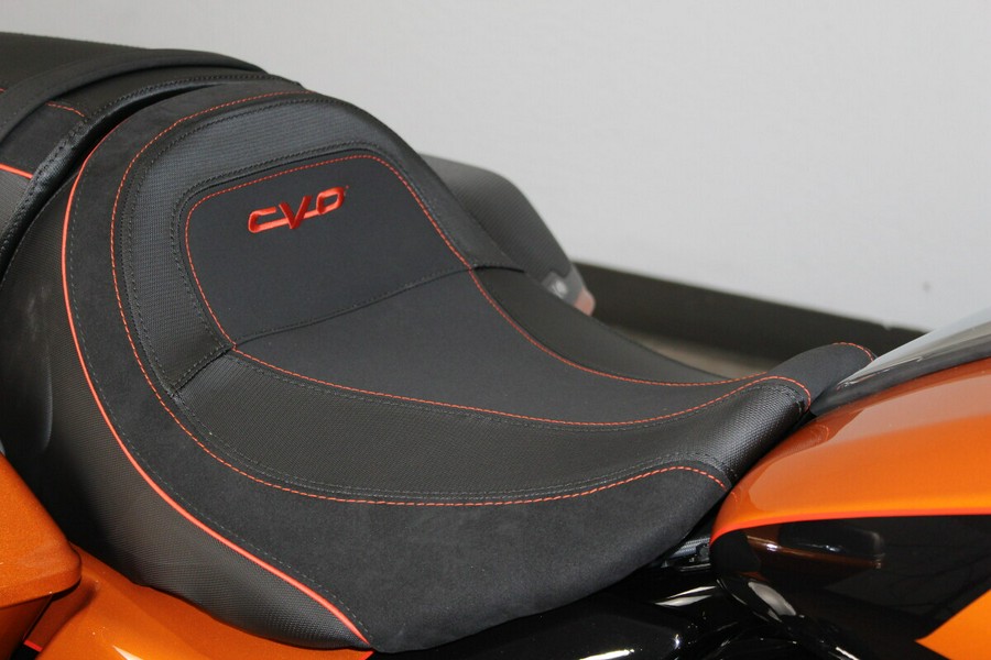 Harley-Davidson® CVO Street Glide 2026 Torched Orange CVO Tri-Tone