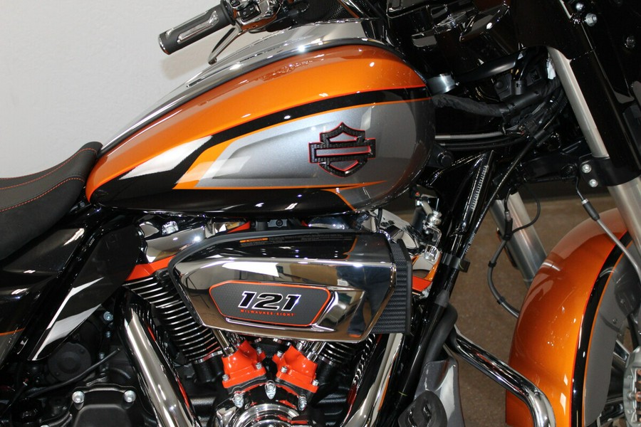 Harley-Davidson® CVO Street Glide 2026 Torched Orange CVO Tri-Tone
