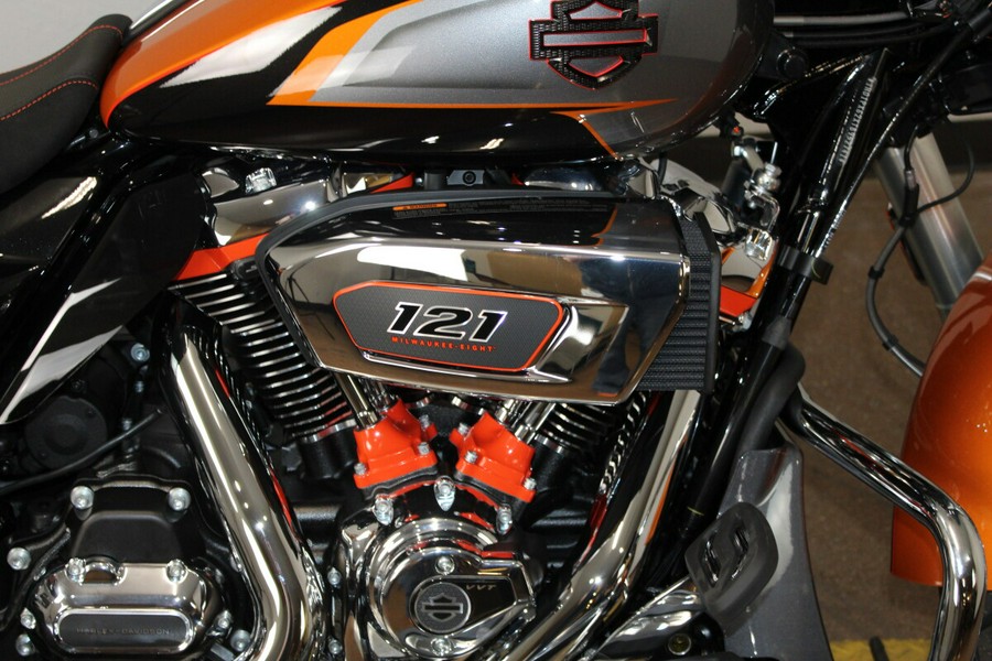 Harley-Davidson® CVO Street Glide 2026 Torched Orange CVO Tri-Tone