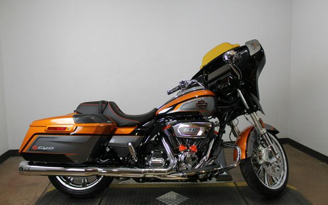 Harley-Davidson® CVO Street Glide 2026 FLHXSE 84680417 TORCHED ORANGE W/ PINSTRIPE