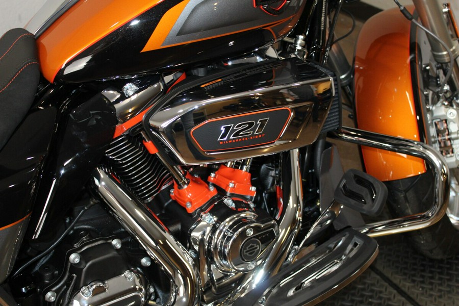 Harley-Davidson® CVO Street Glide 2026 Torched Orange CVO Tri-Tone
