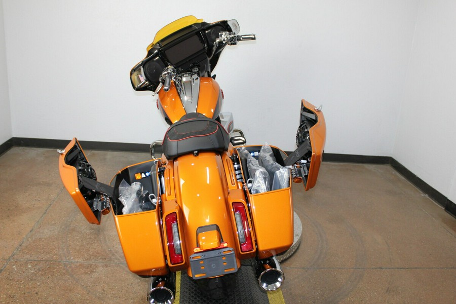 Harley-Davidson® CVO Street Glide 2026 Torched Orange CVO Tri-Tone
