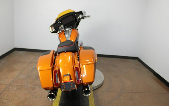 Harley-Davidson® CVO Street Glide 2026 FLHXSE 84680417 TORCHED ORANGE W/ PINSTRIPE