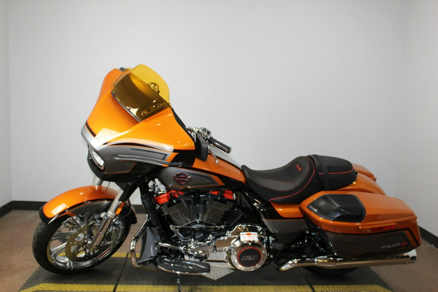 Harley-Davidson® CVO Street Glide 2026 Torched Orange CVO Tri-Tone