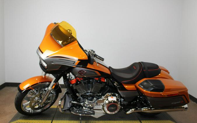 Harley-Davidson® CVO Street Glide 2026 FLHXSE 84680417 TORCHED ORANGE W/ PINSTRIPE