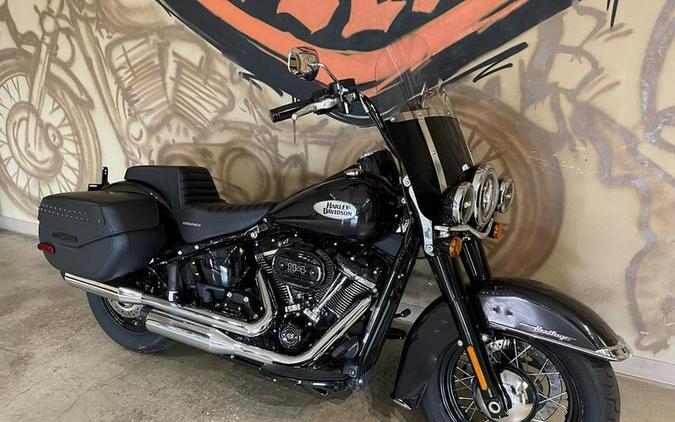 2021 Harley-Davidson® FLHCS - Heritage Classic 114