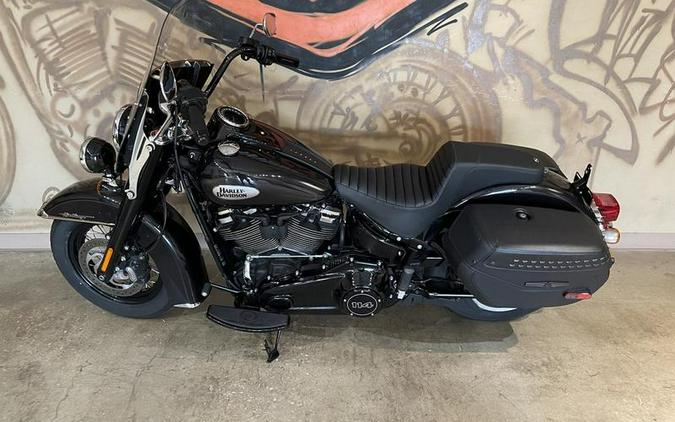 2021 Harley-Davidson® FLHCS - Heritage Classic 114