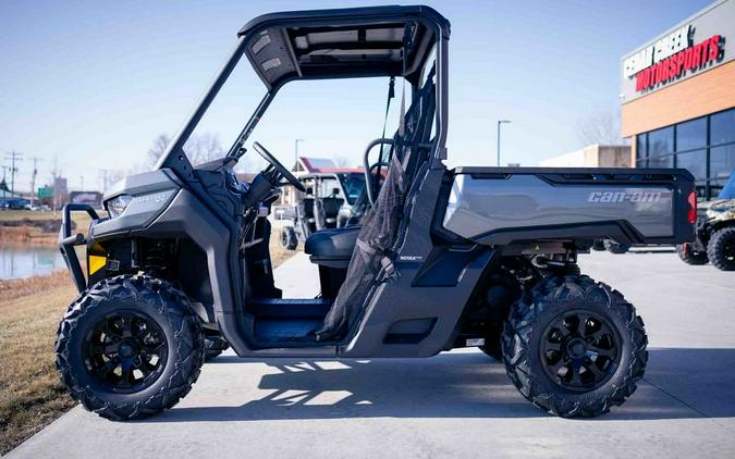 2024 Can-Am® Defender XT HD7